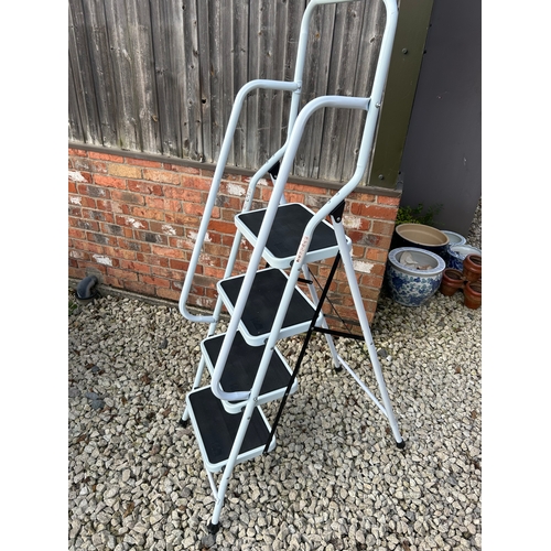 1 - Step Ladders