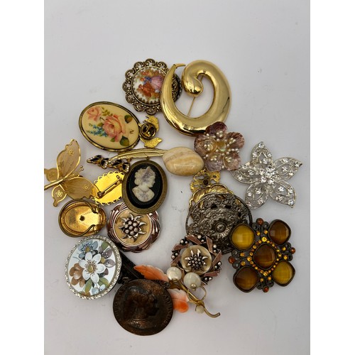 132 - A Collection OF Vintage Brooches And Scarf Rings