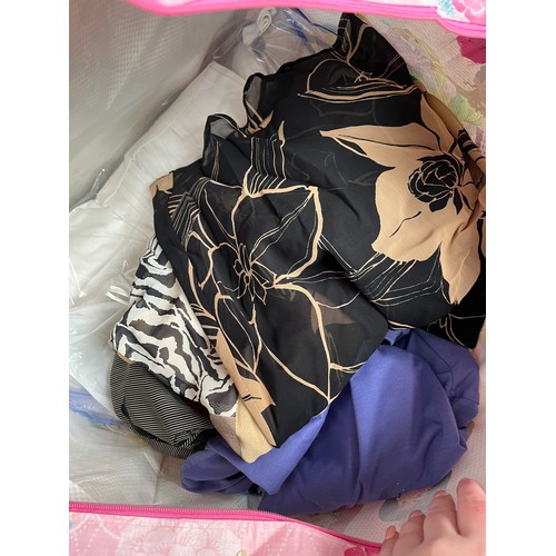 34 - Large Bag Of Assorted Quality Ladieswear all Size Large