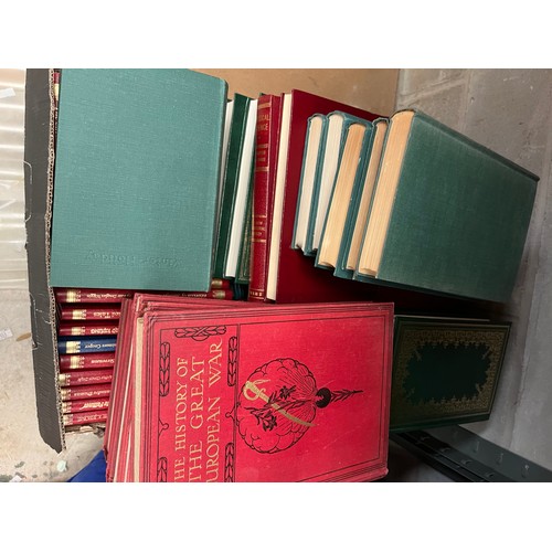 261 - Large Quantity Of Hardback Books. Vintage