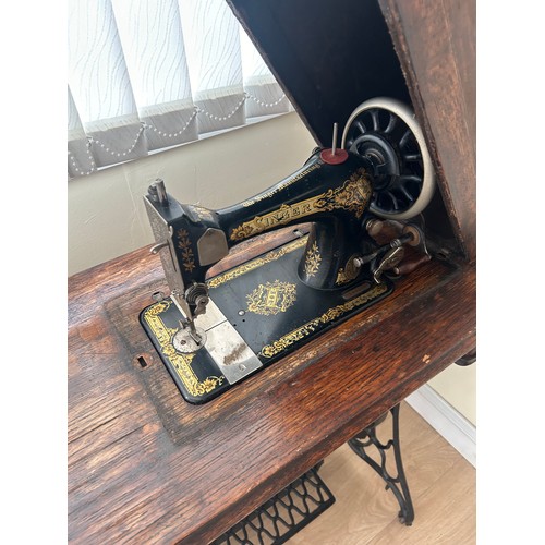 388 - Singer Sewing Machine On Base AF