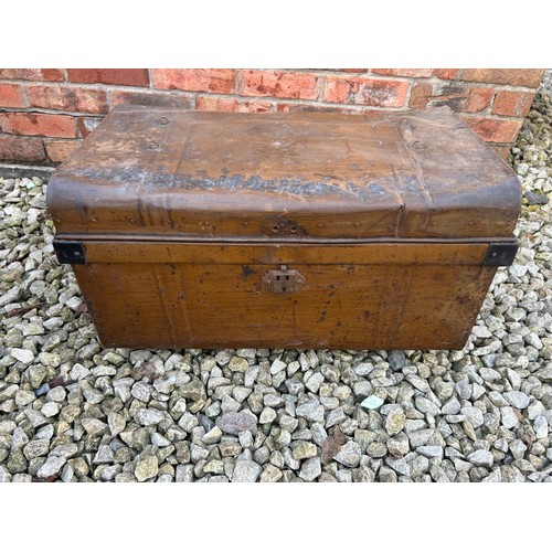 554 - Large Metal Trunk 25