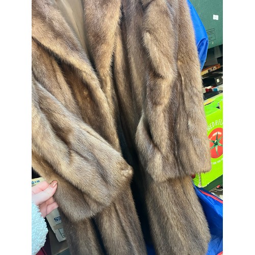 516 - Vintage Fur Coat By Ross Size 8/10.