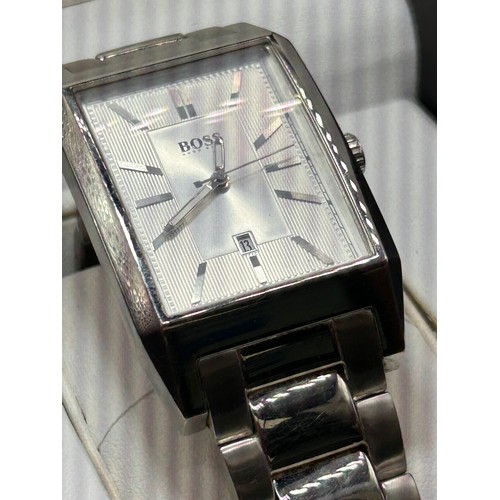 5 - Gents Boxed Hugo Boss quartz Dress Watch , Requires Battery.