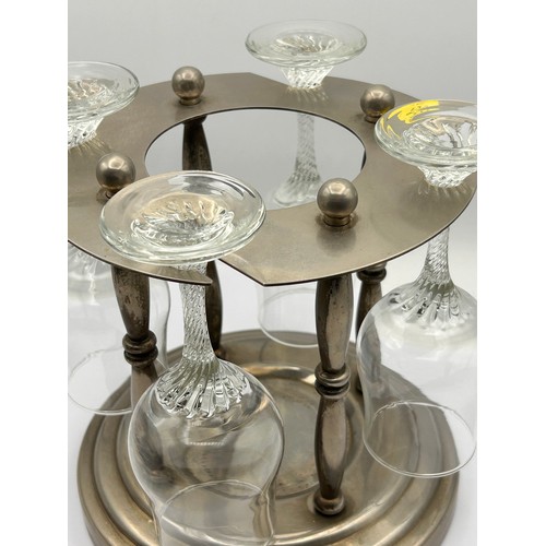 141 - Vintage White Metal Four Glass/ Bottle Carousel