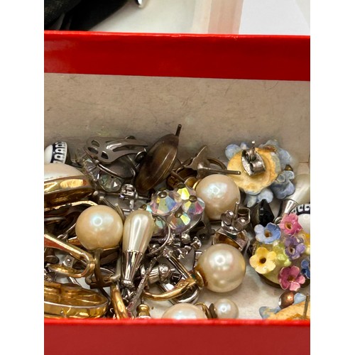 159 - Collection Of Vintage Jewellery Etc,Inc Earrings.