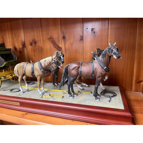 41 - Franklin Mint  “The John Wayne Stagecoach” Die Cast Model On Wooden Base 25 X 8”