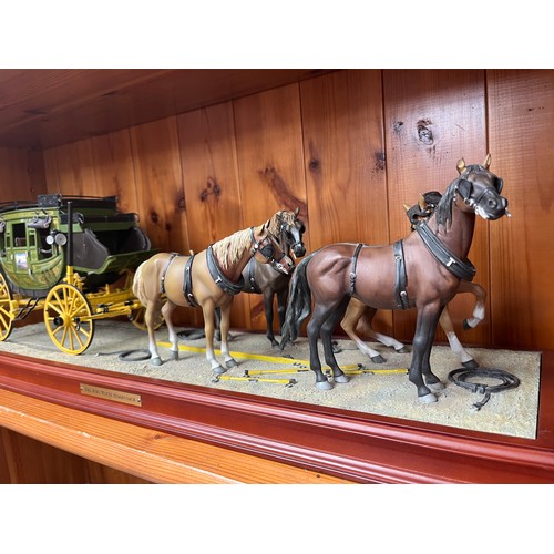 41 - Franklin Mint  “The John Wayne Stagecoach” Die Cast Model On Wooden Base 25 X 8”