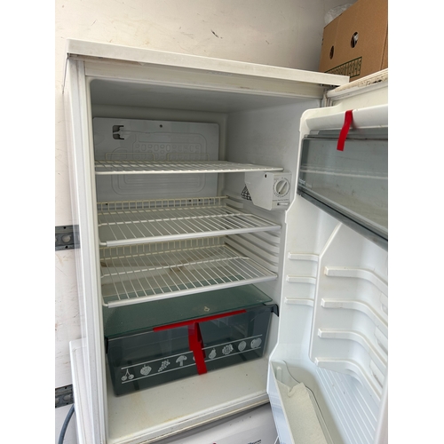 42 - Hotpoint LA61R B/23 Compact Freestanding Refrigerator, Made in Great Britain