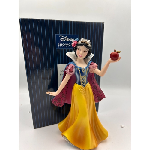 55 - Enesco Disney Showcase Couture de Force Snow White Figurine