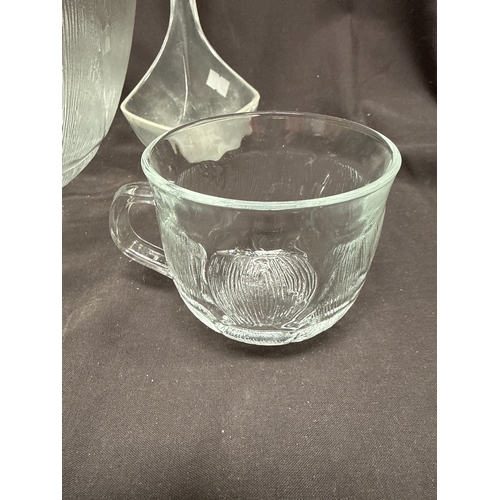 14 - A Vintage Arcoroc Style Clear Glass Aspen Pattern Punch Bowl Set with 8 Cups and Ladle
