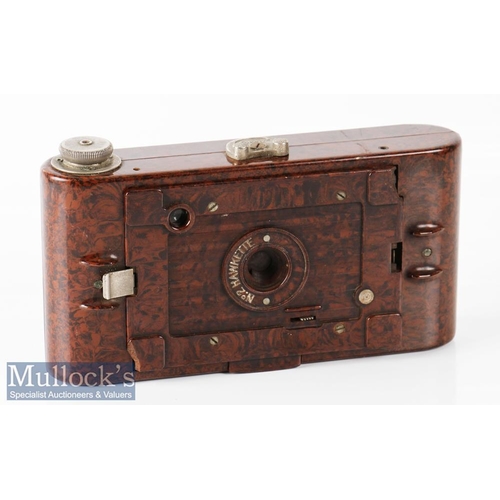 34 - Kodak No2 Hawkette folding camera a brown bakelite example for images on 120 film, shutter appears t... 