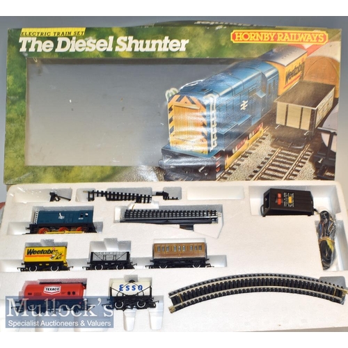 331 - OO Gauge Hornby Railways R.681 The Diesel Shunter Train Set with locomotive, rolling stock and track... 
