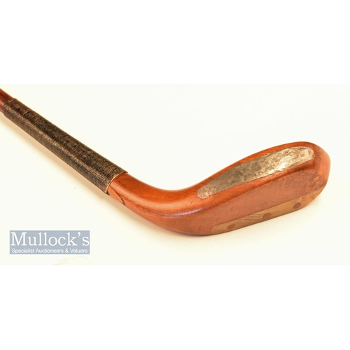 191 - Fine Robert Simpson of Carnoustie light stained dogwood late longnose putter c1890 complete with ful... 