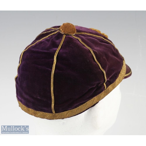 353a - Rare Wales Rugby Union International Trial cap 1928-9: Purple panelled cap with gold tassel, braid, ... 