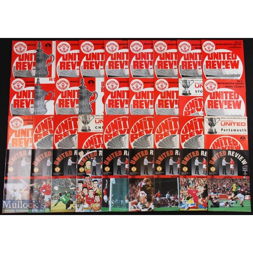 501 - 1960 to 2001 Manchester United Programmes inc 80 between 1960 and 1965, includes batch of modern res... 