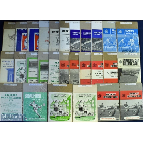 507 - Collection of 144 Assorted 1958 to late 1960s 'pocket size' Football Programmes inc good mix of both... 