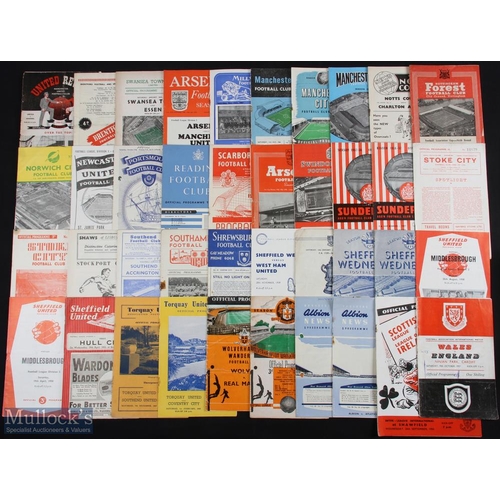 521 - Selection of 100 Assorted 1950s Programmes spanning the entire decade, with a wide variety of clubs ... 