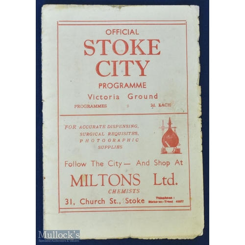 631 - 1946/47 Stoke City v Manchester Utd match programme 21 September 1946; spine split (holding on stapl... 