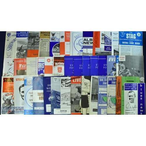 693 - Mixed collection of 1960s league club programmes, good content of Everton, Bournemouth and Hull City... 