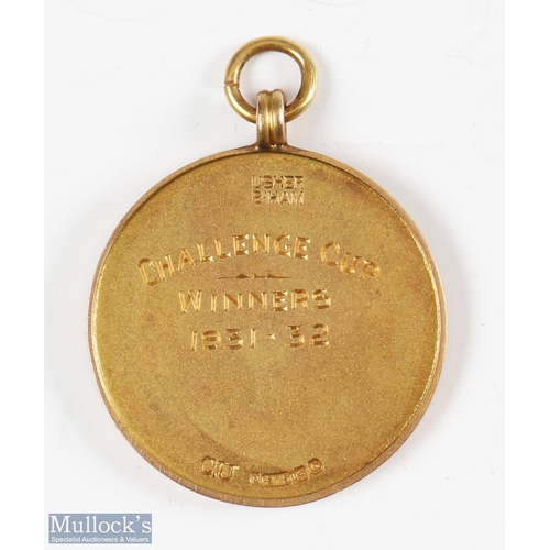 811 - 1931/32 Liverpool County Football Association Cup Winners 9ct Gold Medal with town crest design to f... 