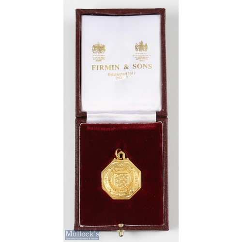 819 - 2004 FA Women's Community Shield Runners Up Silver Gilt Medal with relief decoration and wording to ... 