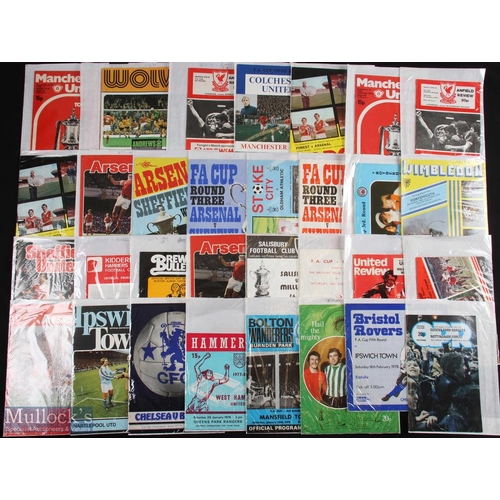 831 - 1970s English Football Cup Programmes a large collection of mixed programmes, to include Fa Cup 1st ... 