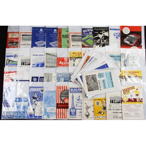 834 - 1961-1967 English League Football| Programmes, with noted programmes of Blackpool v Arsenal April 19... 