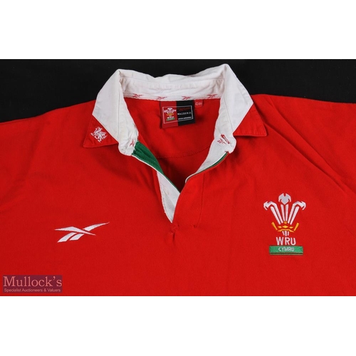 357a - Wales Official Red Rugby Jersey 2000s: Reebok 42-44