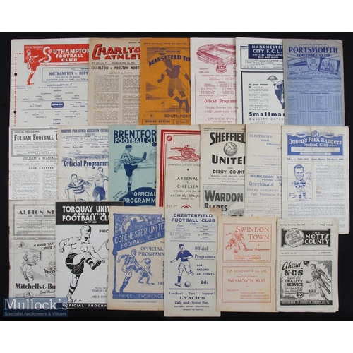 1000 - Selection of 1940s football programmes to include 1946/47 Charlton Athletic v Preston NE (FAC), Sout... 