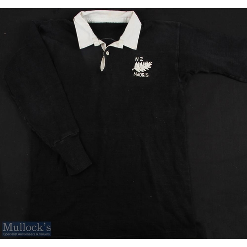 379b - 1977 New Zealand Maoris Match worn Rugby Jersey v British Lions: No.3 to reverse, donated to vendor ... 