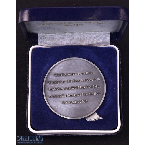 1124 - Wembley Stadium Medal 1923-2000 the end of an era - Issued to all players who appeared in a final at... 