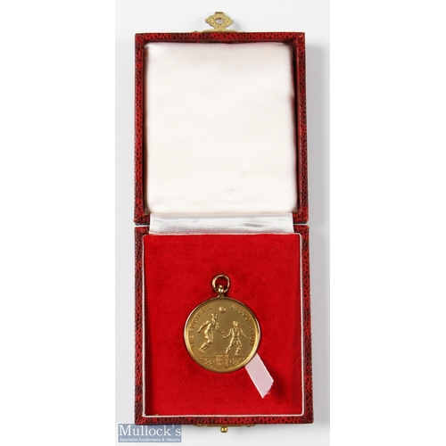 834 - 1973 FA Cup, Leeds Utd runners-up gold medal in presentation box. (1) Provenance: From a direct desc... 