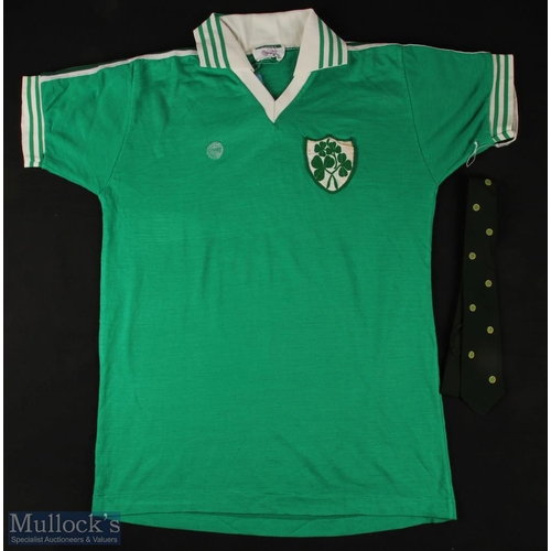 839 - 1976 Republic of Ireland international match shirt v England at Wembley 8 September 1976 O'Neills (t... 