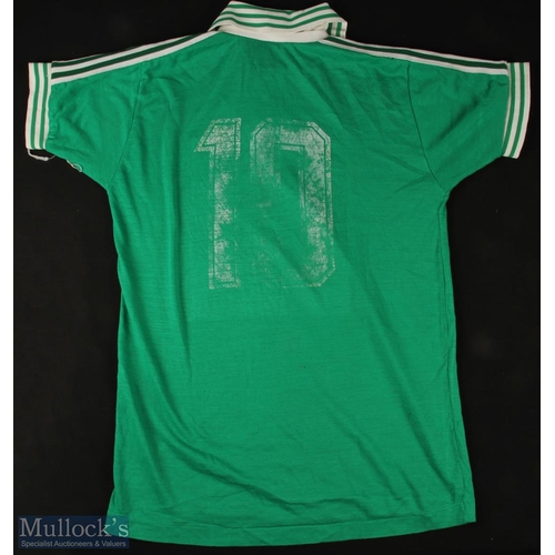 839 - 1976 Republic of Ireland international match shirt v England at Wembley 8 September 1976 O'Neills (t... 