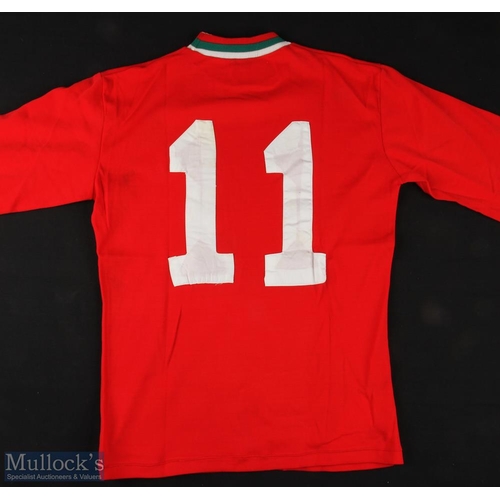 845 - AMENDED DESCRIPTION 1974 Portugal international match shirt v England 20 November 1974 at Wembley wo... 