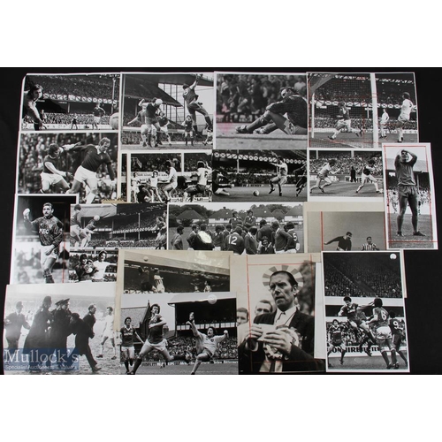 884 - Collection of b&w photos of football matches with good content of Everton to include 1954 Arsenal v ... 