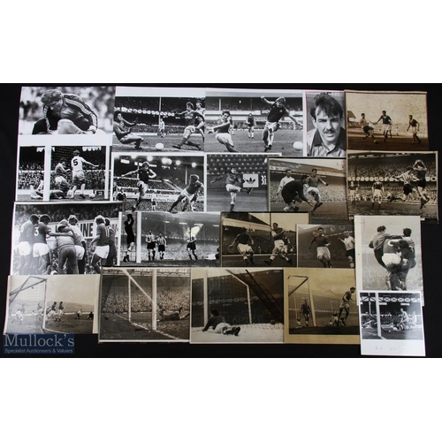 884 - Collection of b&w photos of football matches with good content of Everton to include 1954 Arsenal v ... 