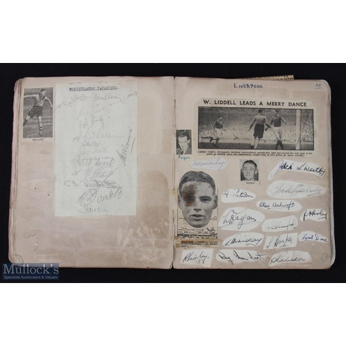 932 - 1940s Album containing autographs of many football club players; some noted are ARSENAL 1946 includi... 