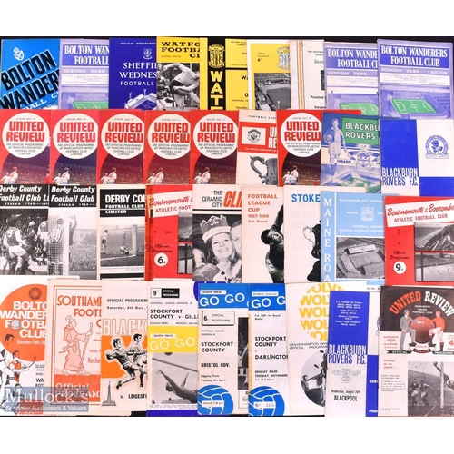 957 - Good quantity of 1960s football programmes (some earlier, some later) with a varied content of leagu... 