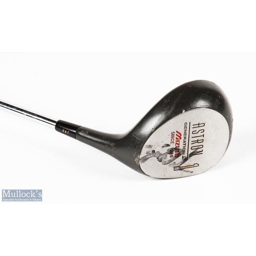 197 - Rare Tiger Woods Major Golf Champion signed Mizuno Astron Generation 2 Driver - signed to the sole -... 