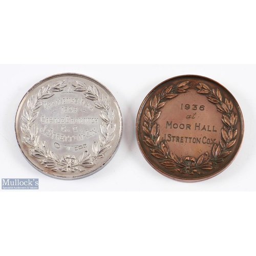 786 - 2x Warwickshire Union of Golf Clubs medals - a 1923 silver hallmarked medal engraved to rev; 'Challe... 