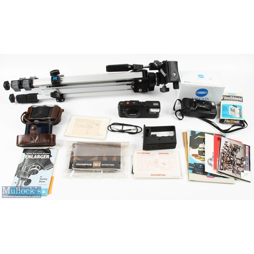 157 - Camera & accessories, a collection of 3 boxes with noted camera of Voigtlander Vito II a Folding Cam... 