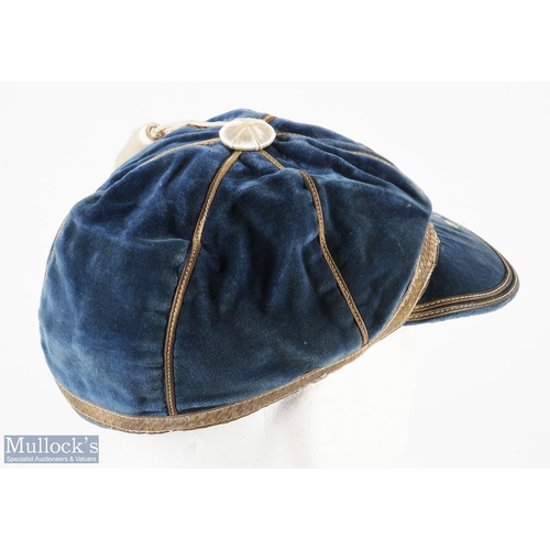 497 - 1950-51 Bert Williams England International Football Cap, dark blue with grey edging, with 3 cord br... 