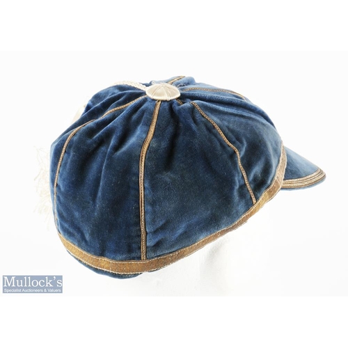 499 - 1950-51 Bert Williams England International Football Cap, dark blue with grey edging, with 3 cord br... 