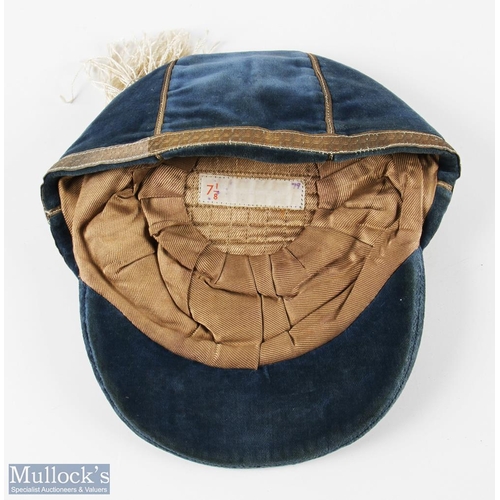 499 - 1950-51 Bert Williams England International Football Cap, dark blue with grey edging, with 3 cord br... 