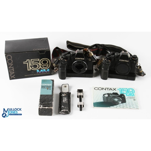 290 - Contax 159mm Camera, includes a box and instruction manual, with a 159mm body, both with wear - the ... 