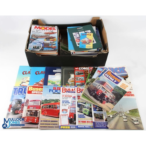 664 - 1978-2000 Model Diecast Collector magazines, a box of mixed collector magazine issues of Foden news,... 