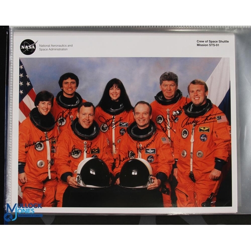 902 - NASA - Shuttle Missions fine set of approx. 48 colour 8x10 photographs showing the crews of Space Sh... 