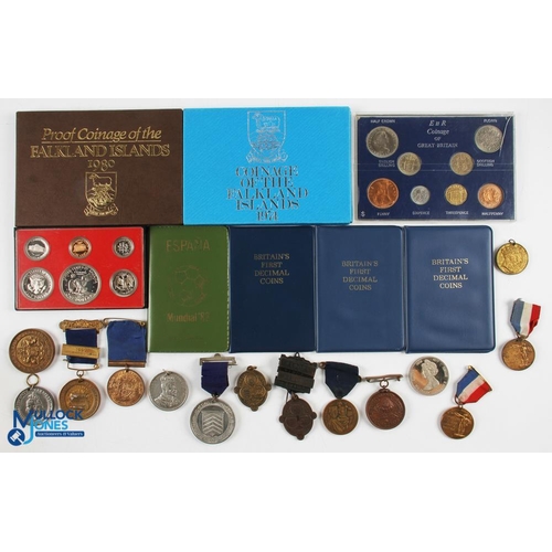 474 - Quantity of Proof Coin Sets to include Espana Mundial 1982, United States set, Coinage of Great Brit... 